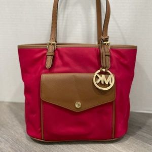 MK medium/small purse 👜